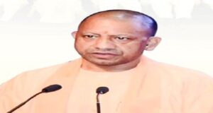 शहीद कैप्टन अंशुमान को सीएम योगी ने दी श्रद्धांजलि, परिवार की मदद के लिए किए ऐलान