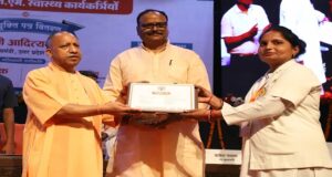 नौकरी निकलती तो वसूली के लिए निकल पड़ते थे चाचा-भतीजा, सपा पर सीएम योगी का निशाना