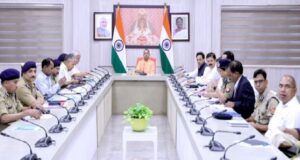 IAS Transfer in UP: यूपी में 8 आईएएस अधिकारियों के तबादले, जानिए कौन कहां गया cm yogi cabinet meeting