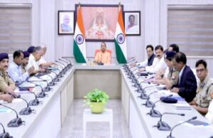 IAS Transfer in UP: यूपी में 8 आईएएस अधिकारियों के तबादले, जानिए कौन कहां गया cm yogi cabinet meeting