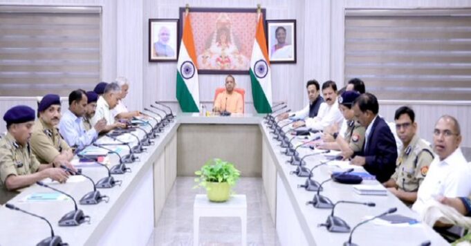 IAS Transfer in UP: यूपी में 8 आईएएस अधिकारियों के तबादले, जानिए कौन कहां गया cm yogi cabinet meeting