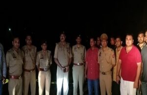 Mathura News: मथुरा पुलिस ने मुठभेड़ के बाद महिलाओं को लूटनेवाले बदमाश को दबोचा