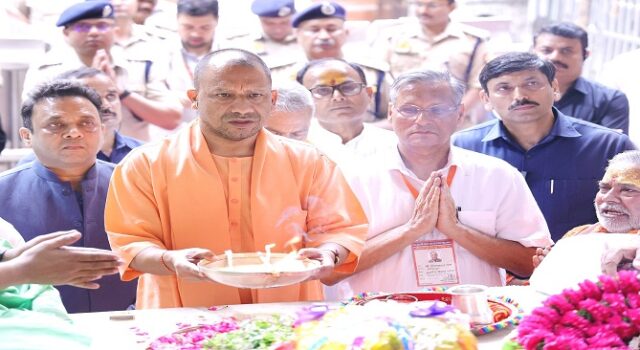 उत्तर प्रदेश के 72 जनपदों में डायलिसिस की फ्री सुविधा, सभी 75 जनपदों में ICU बेड की सुविधा- सीएम योगी