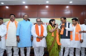 सपा छोड़ भाजपा जॉइन करने वाले नेताओं पर अखिलेश यादव ने दिया बड़ा बयान