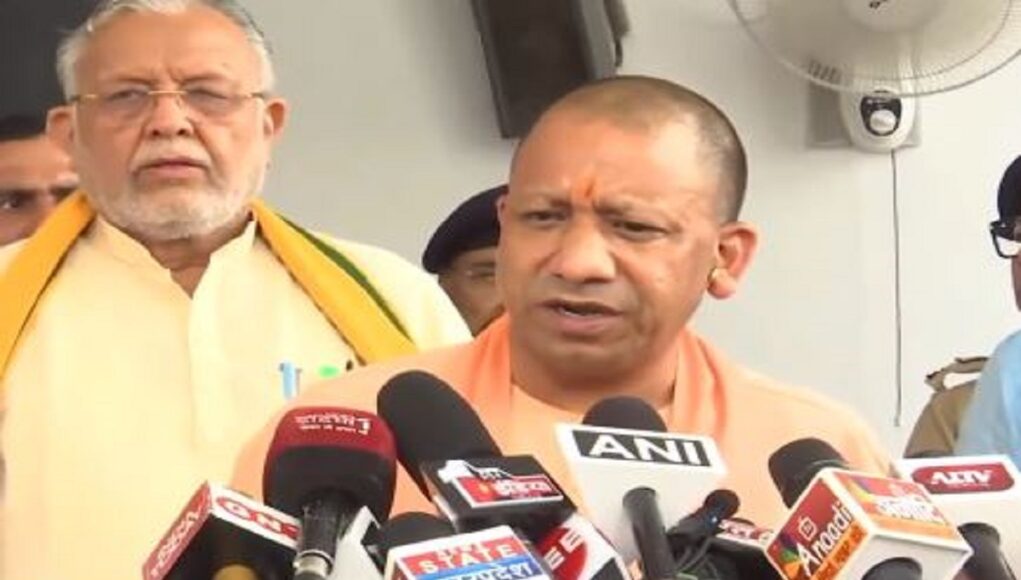 सीएम योगी ने कहा सरकार स्वस्थ चर्चा के लिए तैयार लेकिन विपक्ष ने इन मुद्दों को लेकर किया भारी हंगामा
