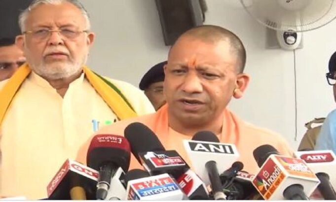 सीएम योगी ने कहा सरकार स्वस्थ चर्चा के लिए तैयार लेकिन विपक्ष ने इन मुद्दों को लेकर किया भारी हंगामा