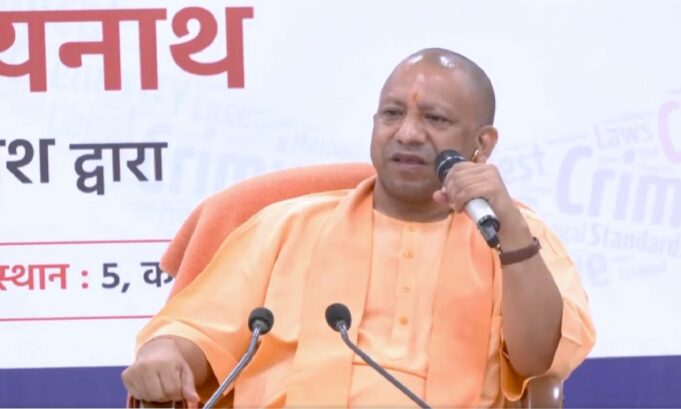 उत्तर प्रदेश सरकार ने शिक्षा अधिकारियों के तबादले किये