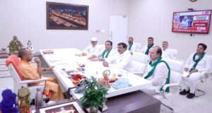 आरएलडी विधायकों के सीएम योगी से मुलाकात राजनीति गर्माई, क्या भाजपा-आरएलडी में कोई सियासी खिचड़ी पक रही है?