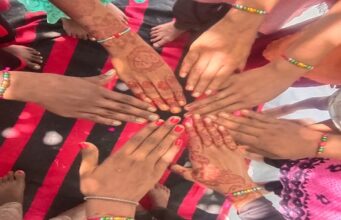 पांच नदियों के संगम पर बच्चों ने खुद से बनाई राखी और लिया खास संकल्प