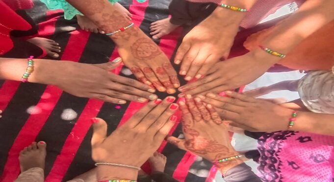 पांच नदियों के संगम पर बच्चों ने खुद से बनाई राखी और लिया खास संकल्प