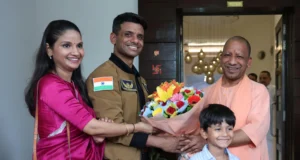 योगी सरकार ने अंतरिक्ष यात्री शुभांशु शुक्ला के नाम पर छात्रवृत्ति की घोषणा की मुख्यमंत्री योगी आदित्यनाथ, अंतरिक्ष यात्री शुभांशु शुक्ला