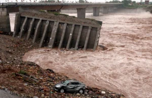 MONSOON Mayhem: इस साल मॉनसून का अप्रत्याशित रूप, जहाँ कुछ राज्यों में बाढ़, वहीं कुछ में बारिश की कमी Monsoon Mayhem